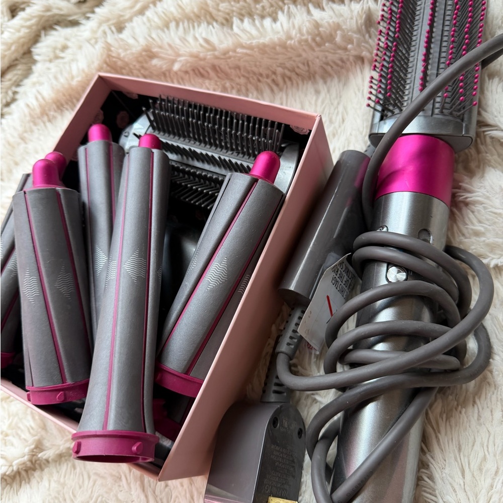 Dyson air wrap with extra tools